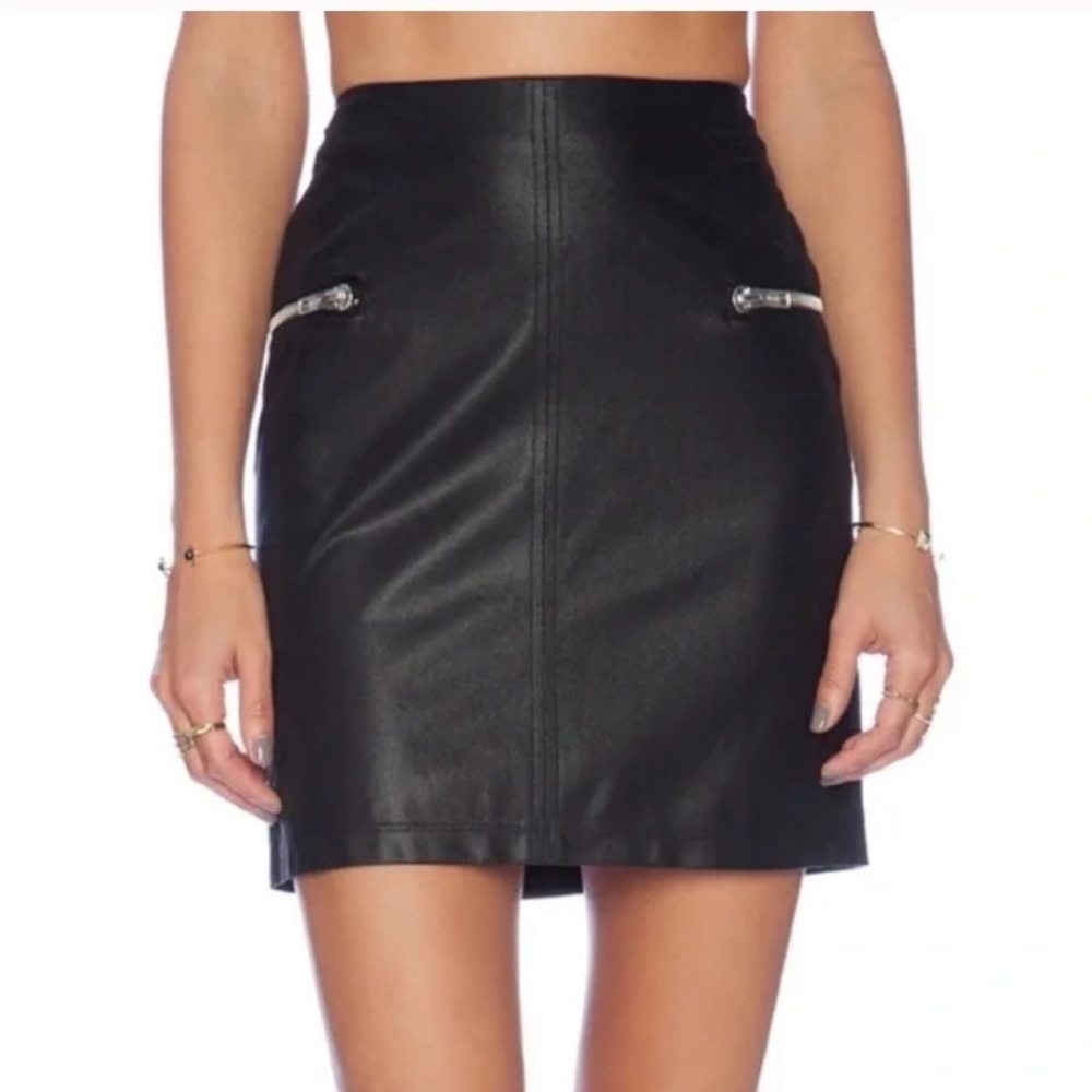 BCBGeneration Zip-Detail Mini Faux Leather Skirt 10